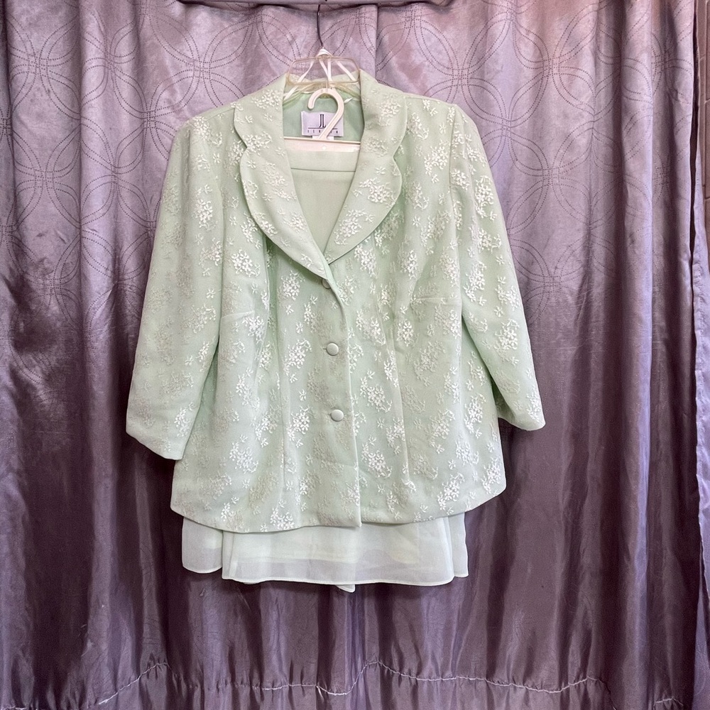 Elegant Mint Green Women's Skirt Suit with Floral Jacket
